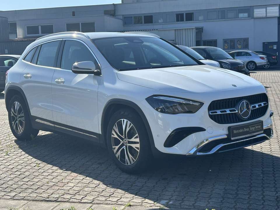 Mercedes-Benz GLA 180 - Imagem 9