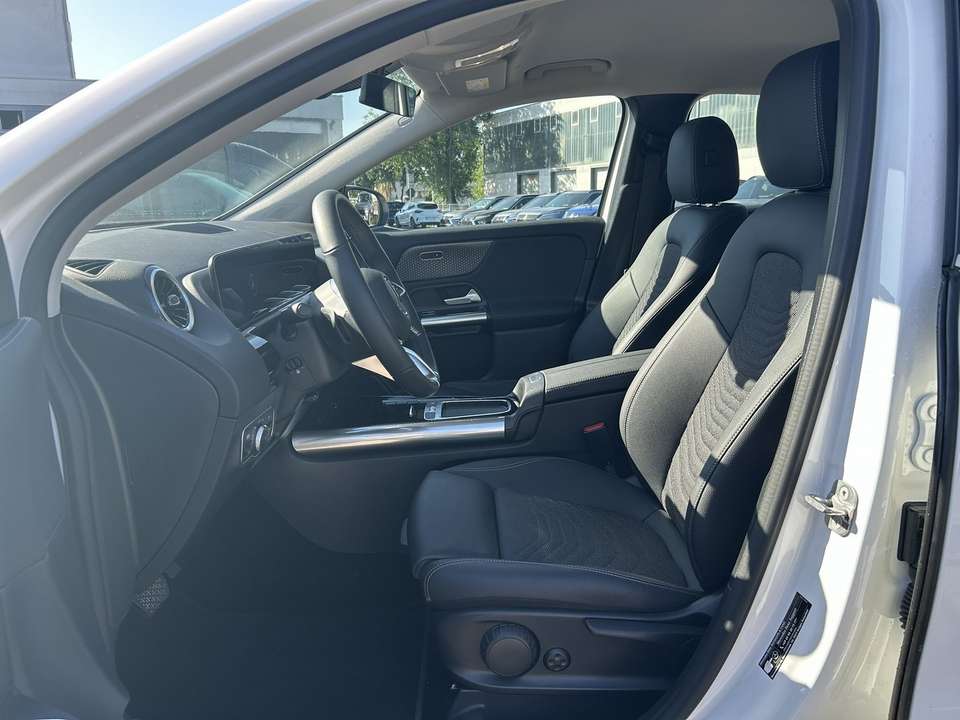 Mercedes-Benz GLA 180 - Imagem 10