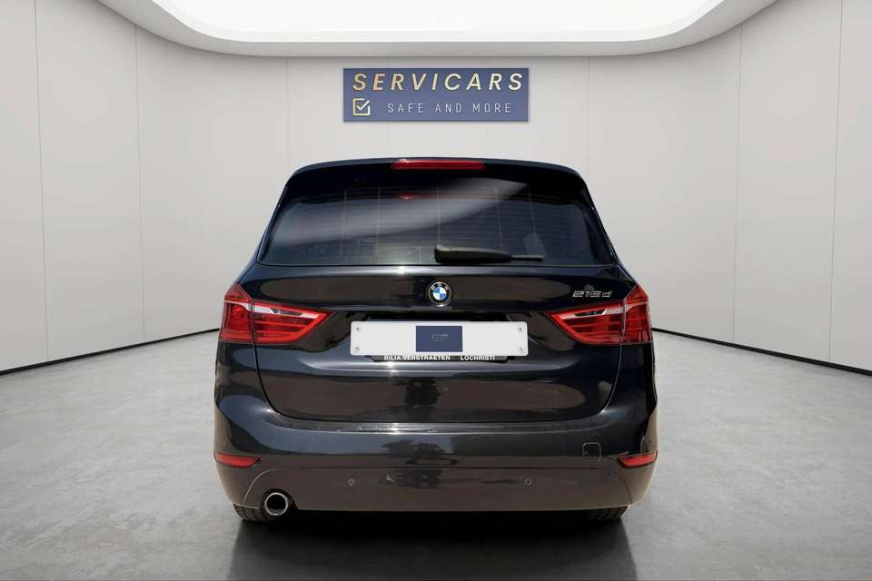 BMW 216 - Imagem 6