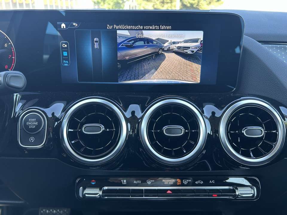 Mercedes-Benz GLA 180 - Imagem 14