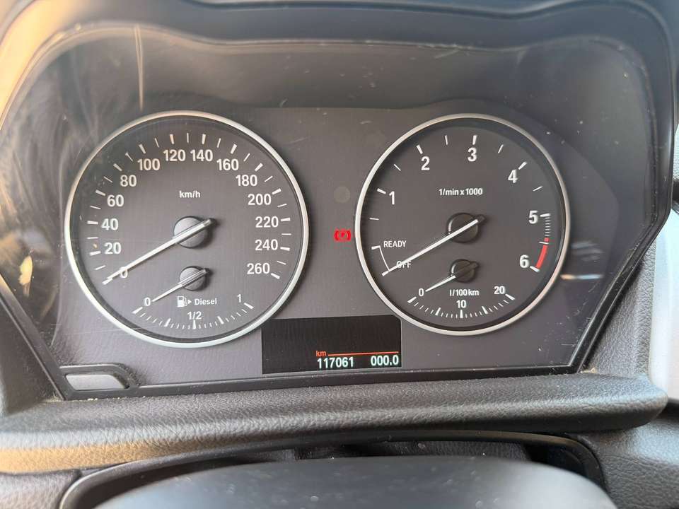BMW 216 - Imagem 12