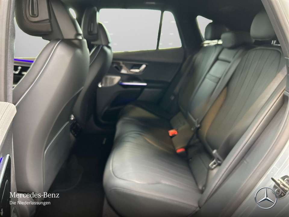 Mercedes-Benz EQE SUV - Imagem 12