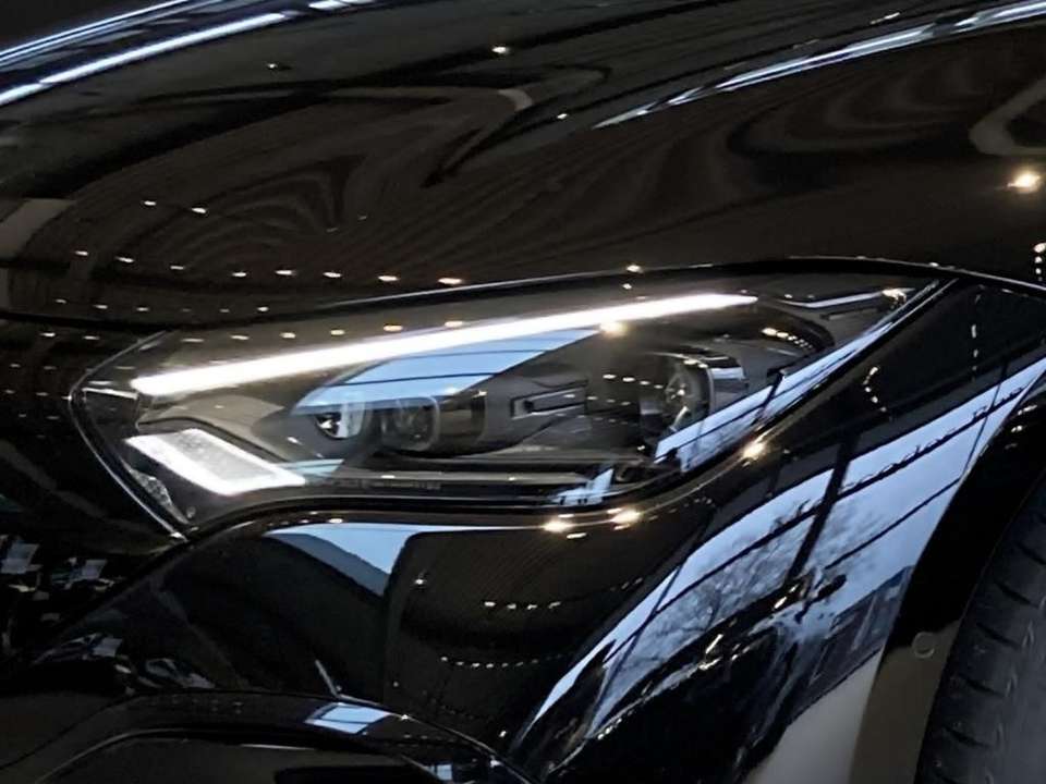 Mercedes-Benz EQE 350 - Imagem 2