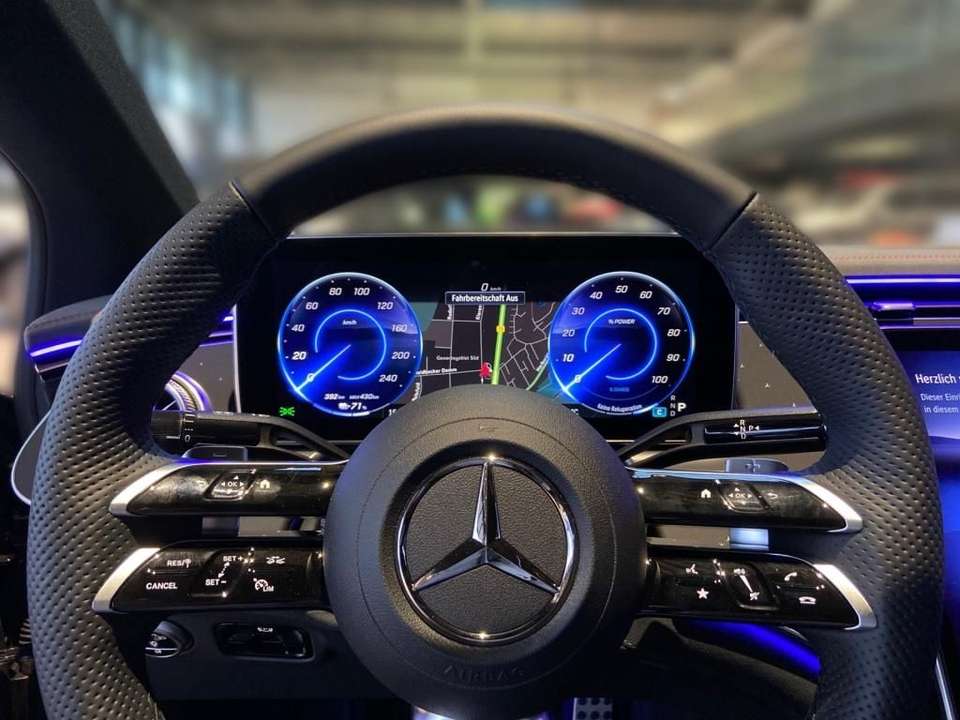 Mercedes-Benz EQE 350 - Imagem 6