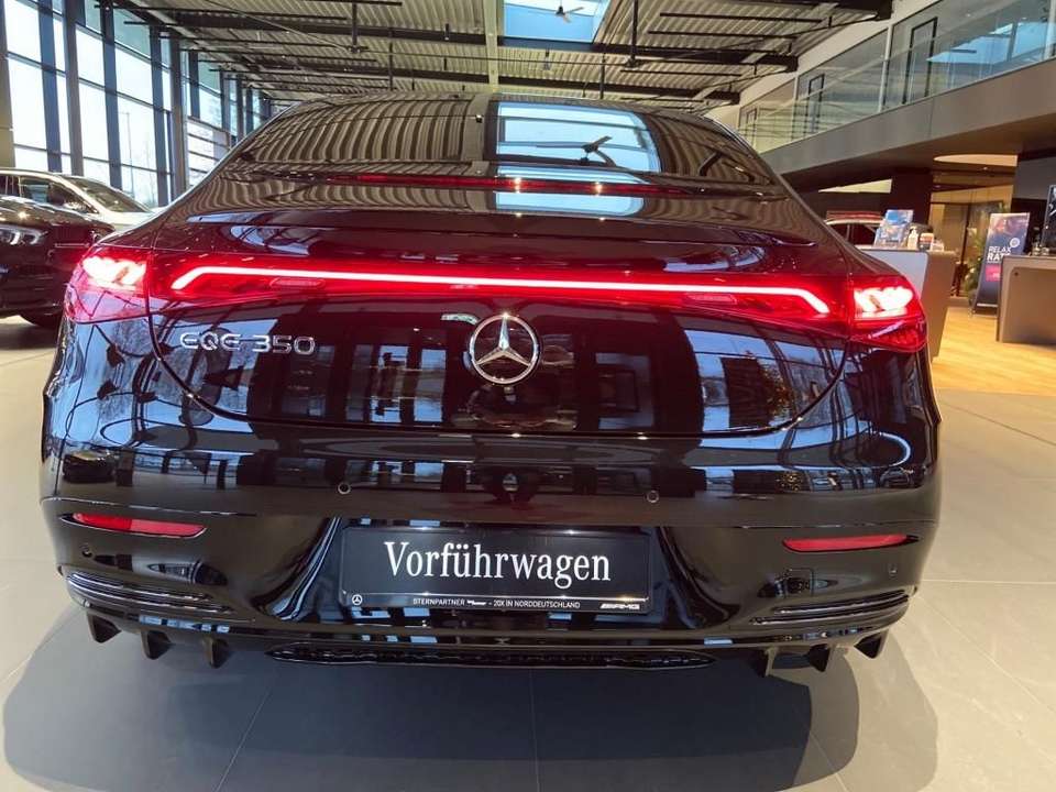 Mercedes-Benz EQE 350 - Imagem 10