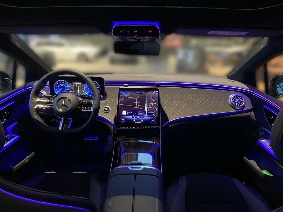 Mercedes-Benz EQE 350 - Imagem 13