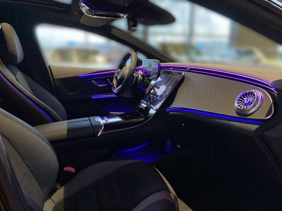 Mercedes-Benz EQE 350 - Imagem 15